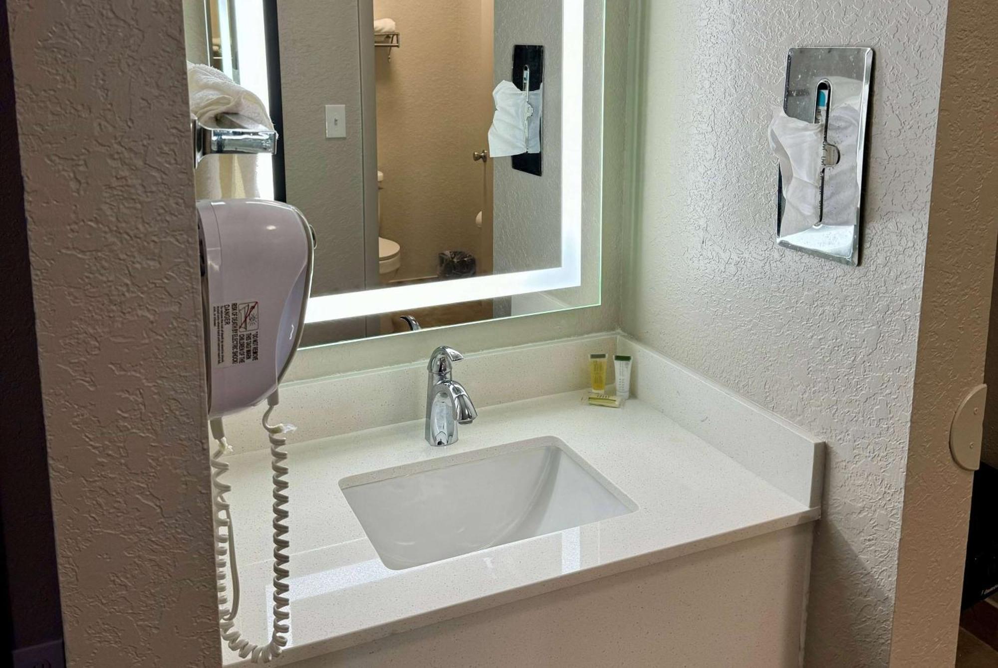 Days Inn By Wyndham Sarasota I-75 Vamo Exteriér fotografie